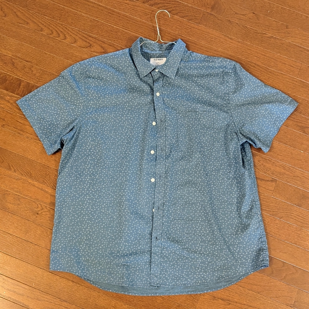 Old Navy - Short Sleeve, Polka Dot Pattern Button Down Shirt - Men's XL